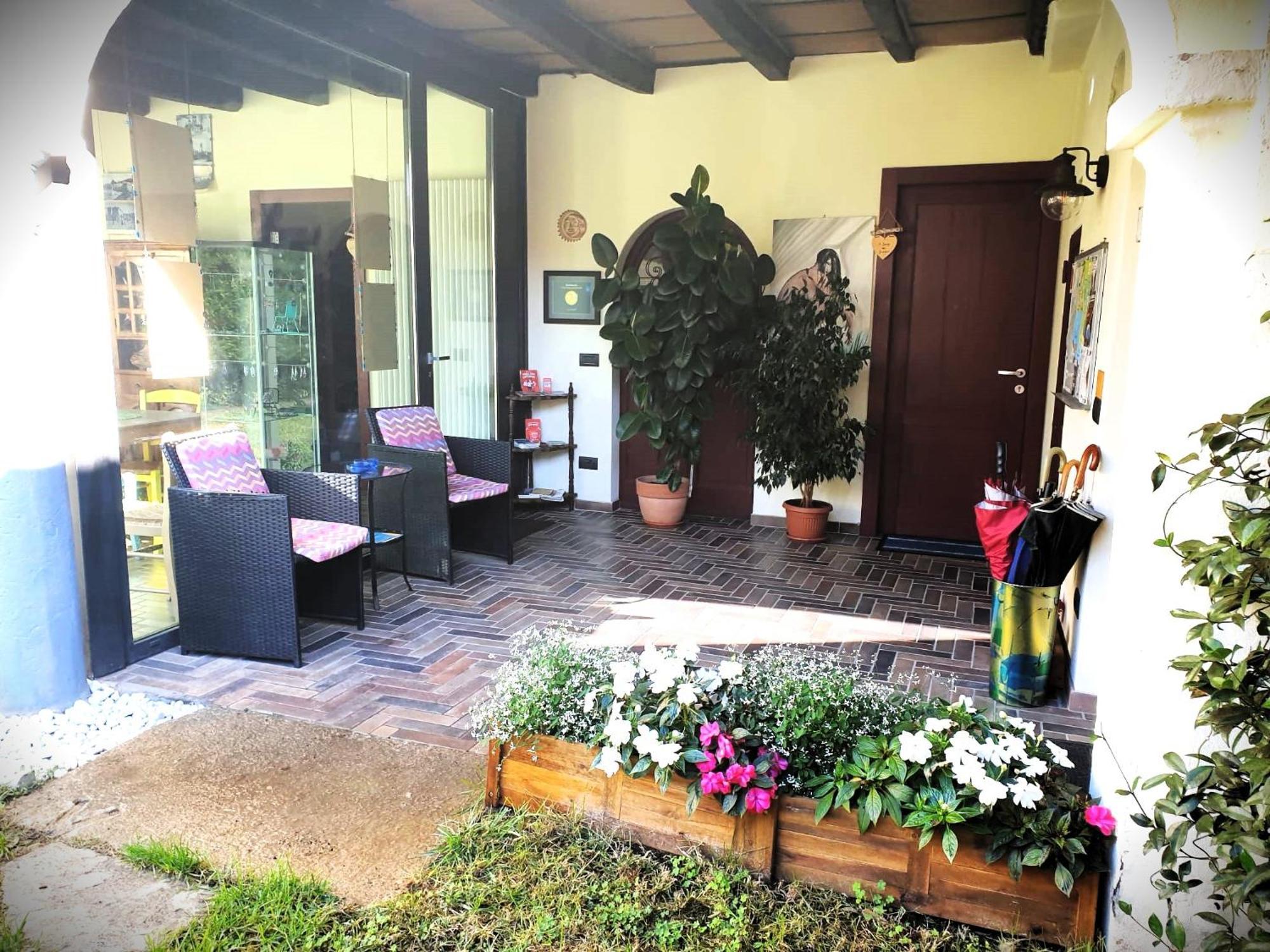Bed and Breakfast Le Tre Arti à Gavirate Extérieur photo